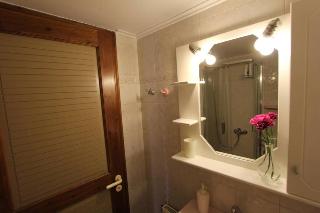 Cozy Apartment In The Heart Of The Town أرغوستولي المظهر الخارجي الصورة
